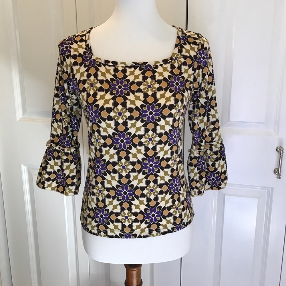 🔥QUICK SALE! 🔥 CHARMING FLOWERY TOP